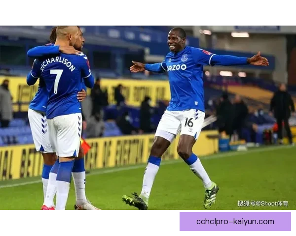 英超延森近期状态回暖，球队表现稳健引发关注