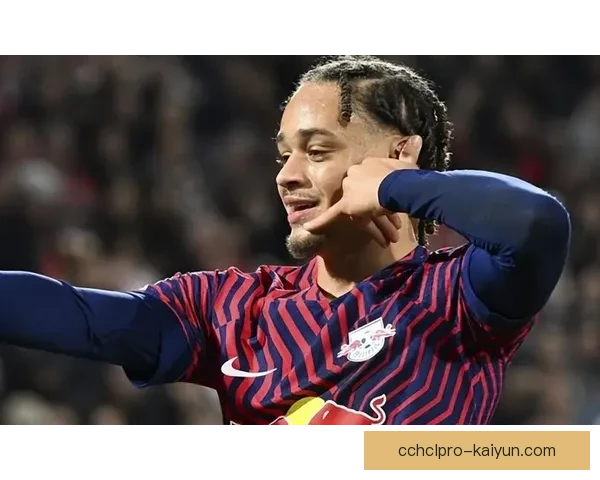 哈维·西蒙斯持续提升技术水平，成为新一届过人王备受关注